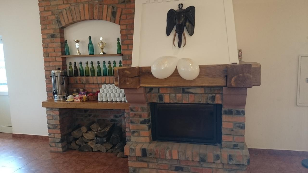 Zajazd Gielarek Grebow Exteriör bild